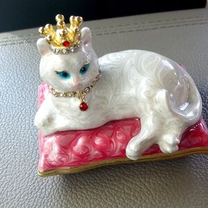 Bejeweled cat trinket boxbejeweled cat trinket box
